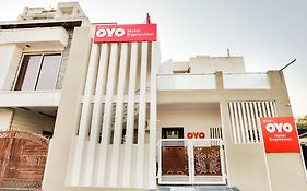Hotel O Expression